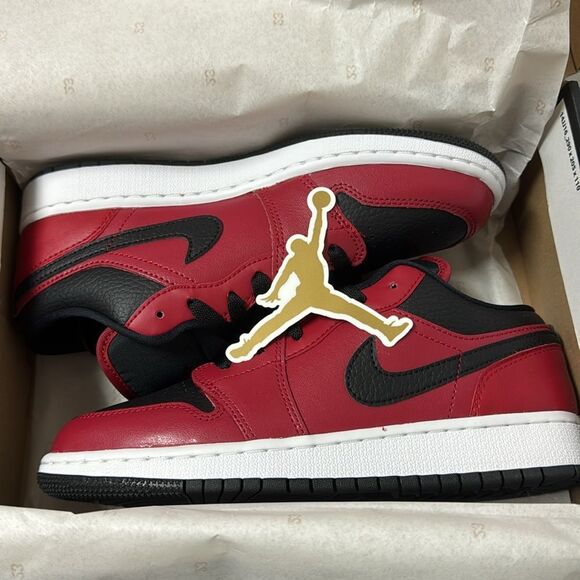 ⭐️❤️🖤’REVERSE BRED’ NIKE AJ 1 LOW GS SNEAKERS🖤❤️ - Picture 8 of 9